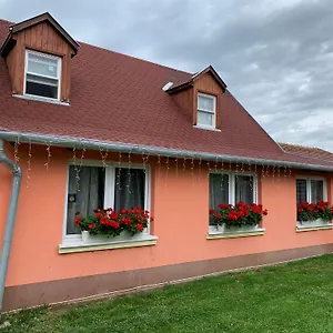 Bed & Breakfast Airport16